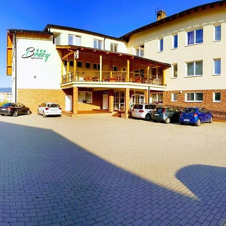 Agrohotel Tri Brezy Hrustin Exteriör bild